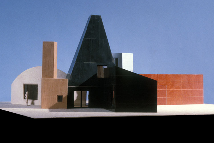 Model of Winton Guest House / Gehry